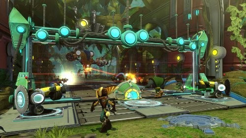 Ratchet & Clank: Full Frontal Assault / Q-Force (DE)