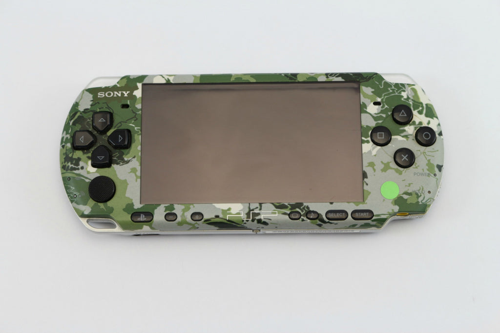Konsole Slim & Lite 3000er Metal Gear Solid Peace Walker Edition Camouflage Premium Package + Netzteil