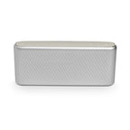 Harman Kardon Deutschland HKTRAVELERSIL Traveller, Kabelloser Slim-Lautsprecher, Konferenzsystem und tragbare Powerbank No Variation silber [Harman Kardon]