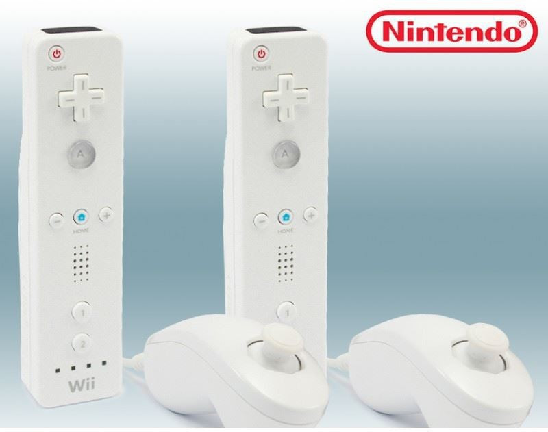 2 Original Remote + 2 Original Nunchuk Controller weiß