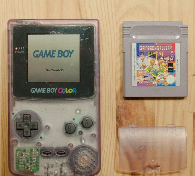 Konsole #Clear/Atomic Purple + Spiel GB Gallery 5in1
