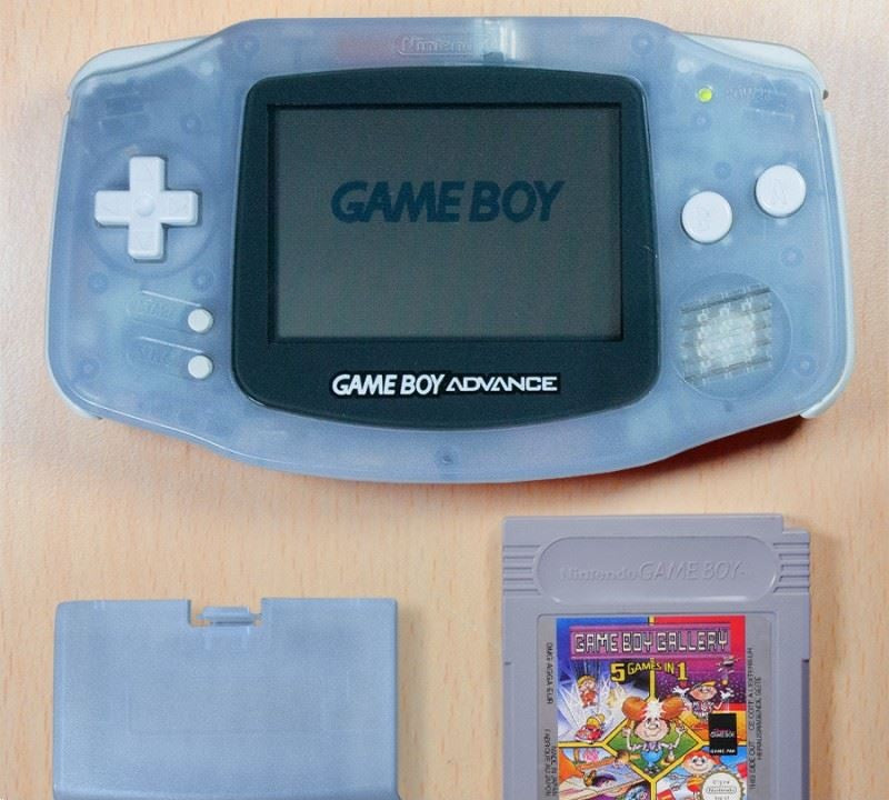 Konsole Clear Blue Glacier + GB Gallery 5in1 Spiel