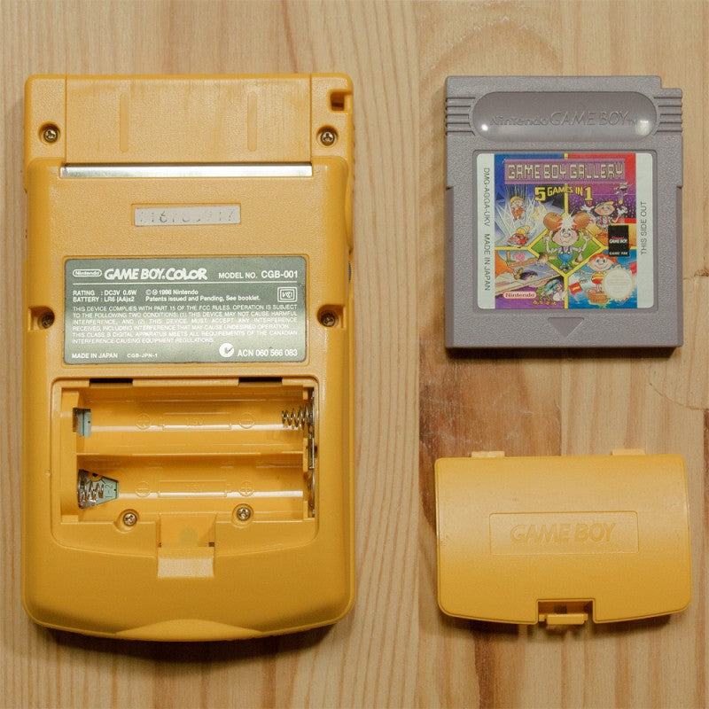Konsole #gelb + Spiel GB Gallery 5in1