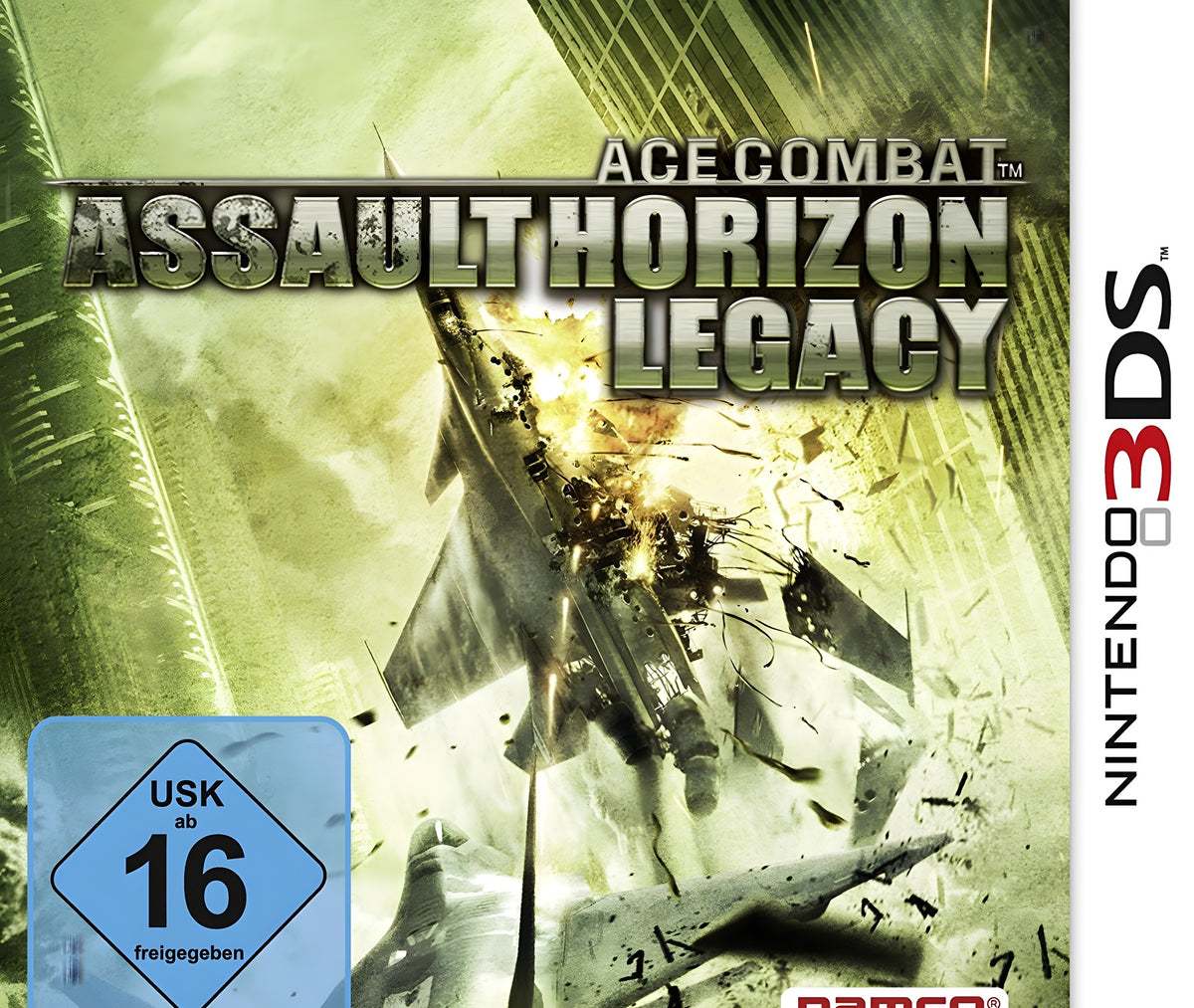 Auf dem Cover von Ace Combat: Assault Horizon Legacy ist ein Kampfjet in einer Explosion zu sehen.