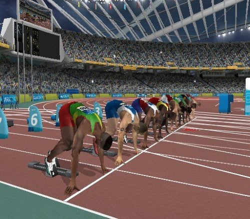 Mehrere Leichtathleten stehen in Startblöcken auf einer Laufbahn, bereit für den Startschuss.