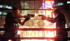 Chris Redfield und Leon S. Kennedy duellieren sich in Biohazard 6: Resident Evil 6 mit Pistolen.