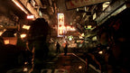 Ein nächtlicher Strassenkampf in Biohazard 6: Resident Evil 6 mit Neonlichtern im Hintergrund.