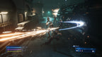 Eine Kampfszene aus Crisis Core Final Fantasy VII Reunion zeigt Zack Fair im Kampf gegen mehrere Gegner.