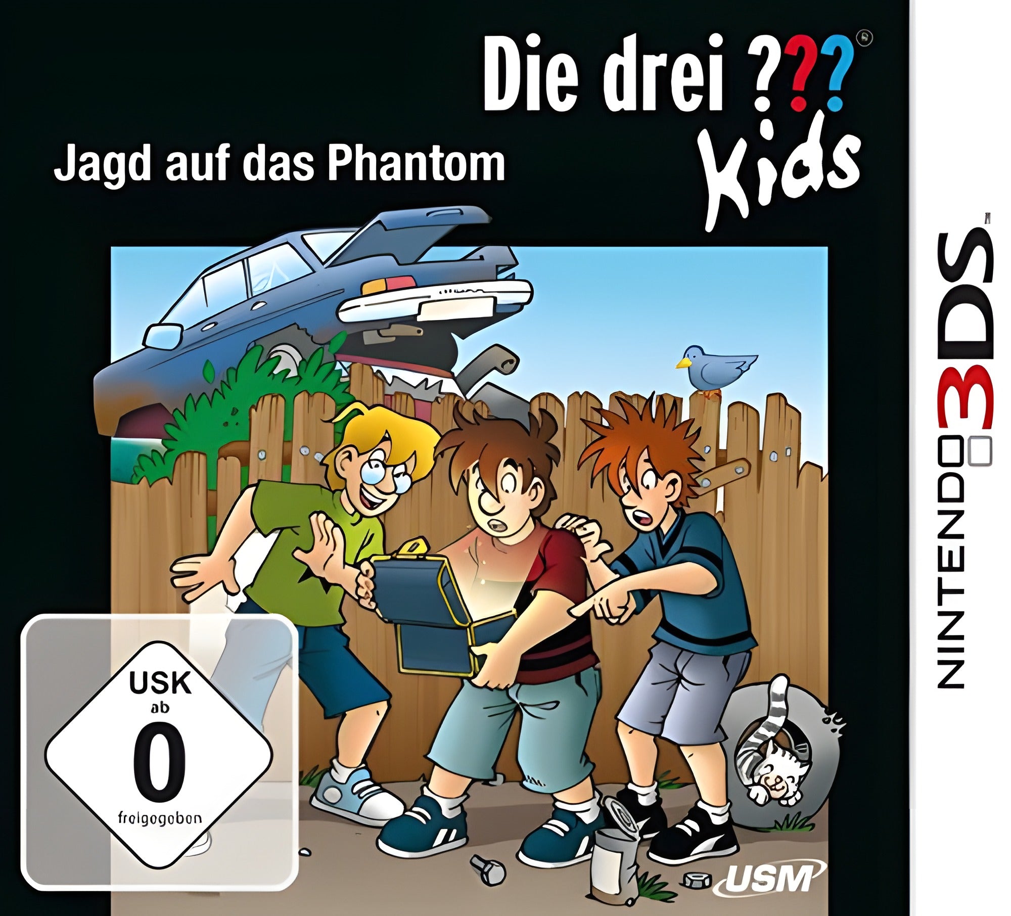 Die drei ??? Kids: Jagd auf das Phantom zeigt drei Detektive vor einem Schrottauto, mit USK ab 0 Siegel.