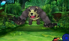 Ein großer Bär greift in Etrian Odyssey IV: Legends of the Titan in einem Dschungel an.