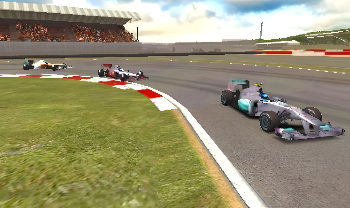 Ein Formel-1-Wagen in F1 2011 fährt in einer Kurve, im Hintergrund eine Zuschauertribüne.