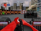 Ein Formel-1-Rennen aus der Cockpit-Perspektive auf einem Stadtkurs mit Hochhäusern im Hintergrund.