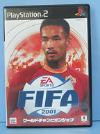 Das Cover von FIFA 2001 World Championship für PS2 zeigt einen japanischen Fußballspieler vor rotem Hintergrund.