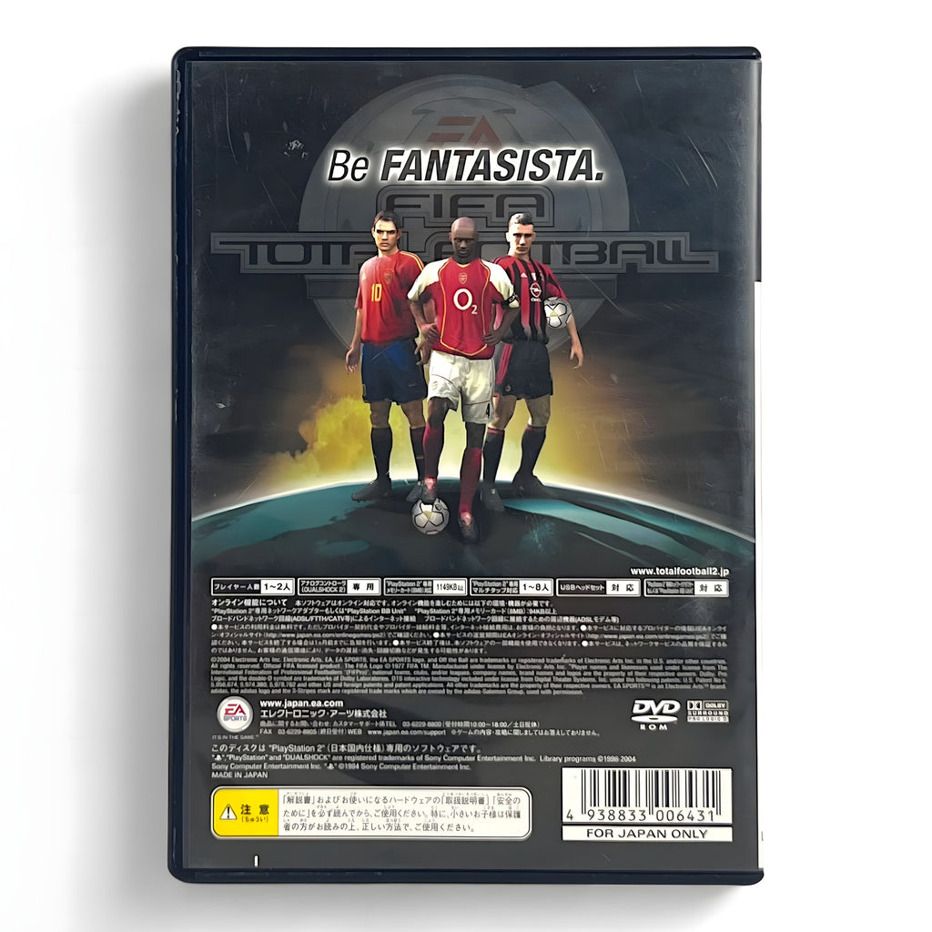 Die Rückseite von FIFA Total Football 2 zeigt drei Fussballspieler und japanischen Text.