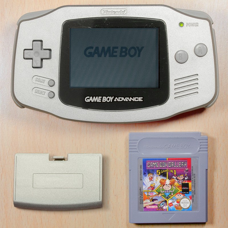 Konsole silber Platinum + Spiel GB Gallery 5in1