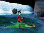 In Gex: Deep Cover Gecko reitet Gex auf einem Krokodil vor einem Wasserfall.