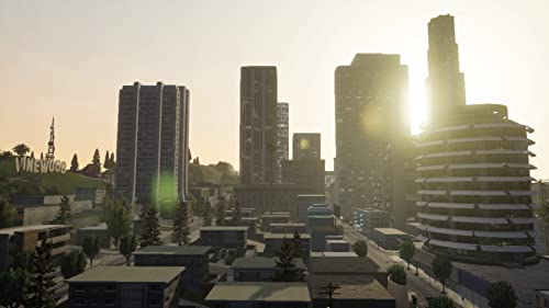 Eine Stadtansicht mit Hochhäusern und dem Schriftzug Vinewood im Hintergrund bei Sonnenuntergang.