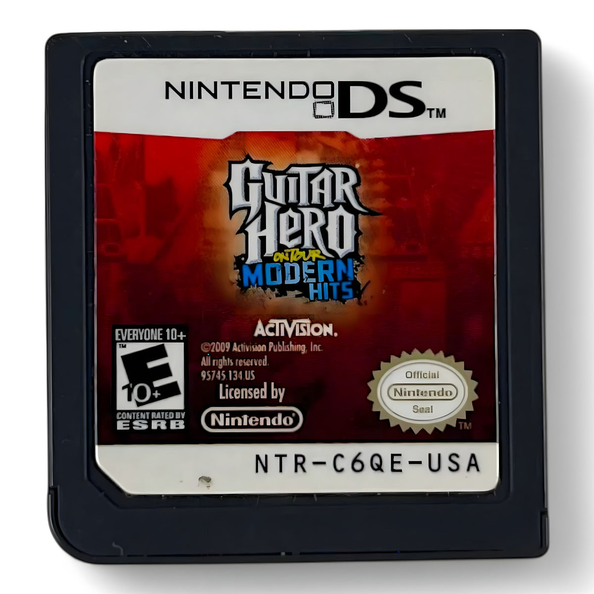 Das Nintendo DS-Modul von Guitar Hero: Modern Hits zeigt den Titel und das ESRB-Siegel E10+.