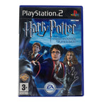 Das Cover von Harry Potter: Et Le Prisonnier D'Azkaban für PS2 zeigt Harry, Ron und Hermine mit Zauberstäben.