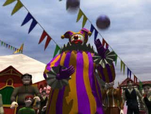 Ein großer, bunter Clown in einem lila-orange gestreiften Kostüm jongliert drei Bälle vor einem Festzelt.