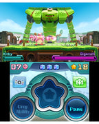 Kirby: Planet Robobot + Kirby Amiibo Figur zeigt Kirby im Kampf gegen einen riesigen grünen Roboter.