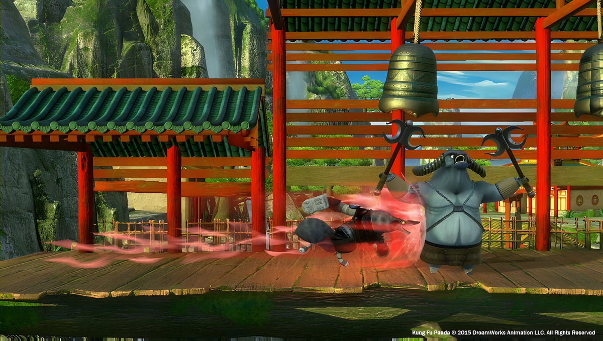 Ein Kampf in Kung Fu Panda: Showdown der Legenden findet in einem Tempel mit großen Glocken statt.