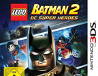 In LEGO Batman 2: DC Super Heroes steht der Joker zwischen zwei Gefangenen; unten ein Menü.