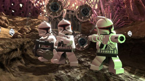 Drei LEGO-Klonsoldaten mit Waffen in Nahaufnahme, einer davon zielt nach vorne.