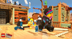 In LEGO The Movie: Videogame stehen mehrere Figuren in einer Wildweststadt zusammen.