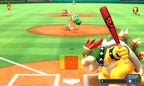 Bowser schlägt im Baseballspiel von Mario Sports: Superstars einen Ball, während Yoshi auf dem Feld wartet.