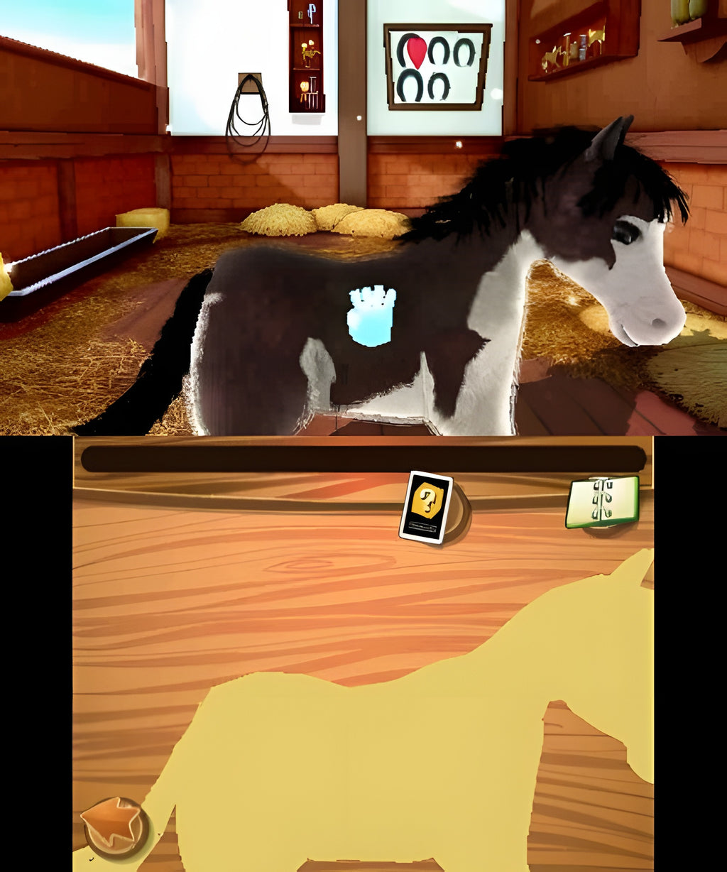 Mein Fohlen 3D zeigt ein geschecktes Fohlen im Stall, das gestreichelt wird.