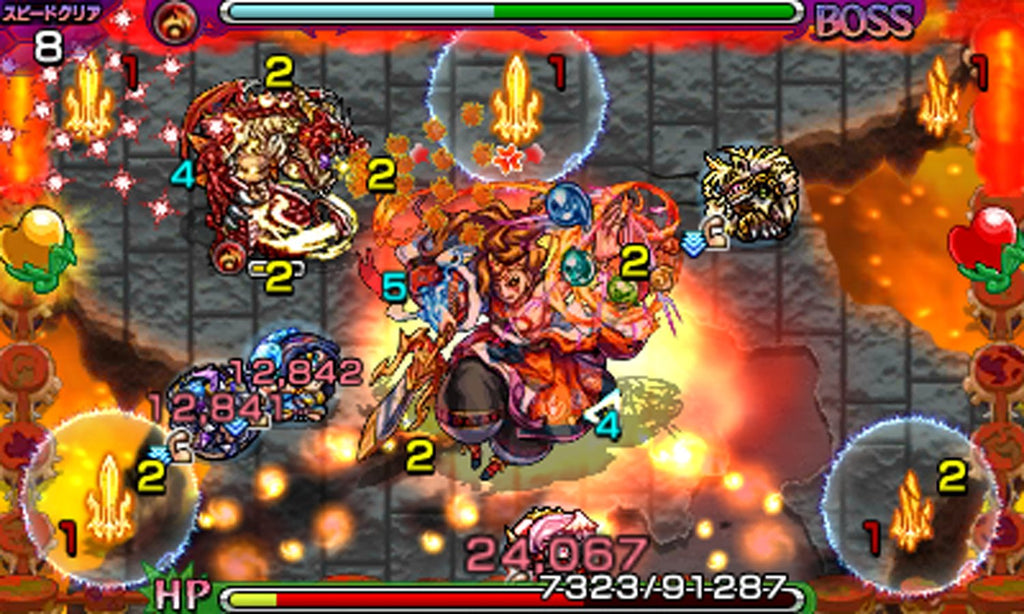 In Monster Strike findet ein Kampf gegen einen Boss-Gegner mit mehreren bunten Monstern statt.