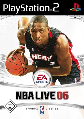 Das Cover von NBA Live 06 für PS2 zeigt den Basketballspieler Dwyane Wade beim Dribbeln mit dem USK ab 0 Logo.