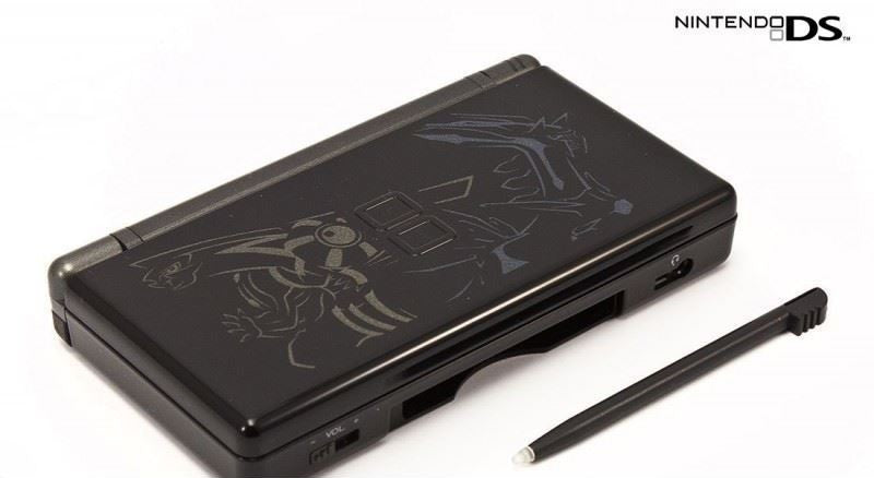 Konsole Pokemon Pearl & Diamant Edition + Netzteil — Pokemon Pearl & Diamant Edition
