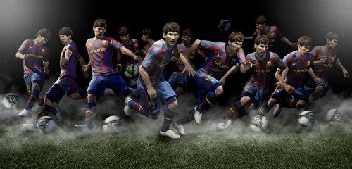 Mehrere Abbildungen von Lionel Messi im blauen Trikot beim Fußballspielen auf dunklem Rasen.