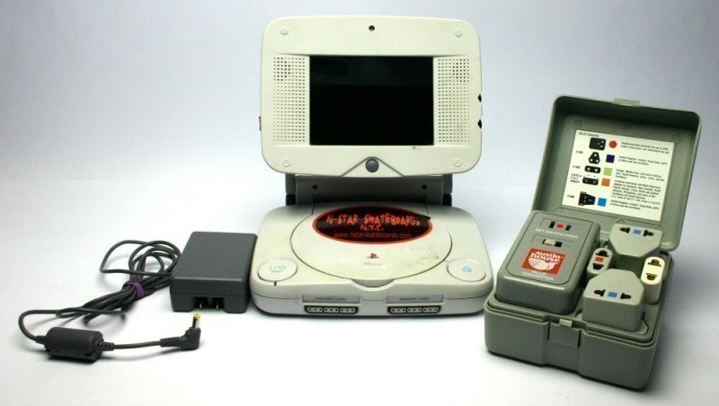 Konsole PSOne Slim + Monitor + Controller + Zubehör (US)