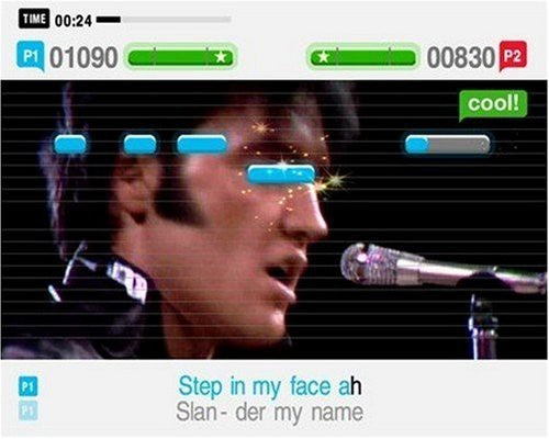 Elvis Presley singt in ein Mikrofon, während der Songtext "Step in my face ah" angezeigt wird.