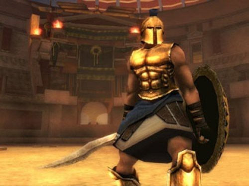 Ein spartanischer Krieger in goldener Rüstung mit Schwert und Schild steht in einer Arena.