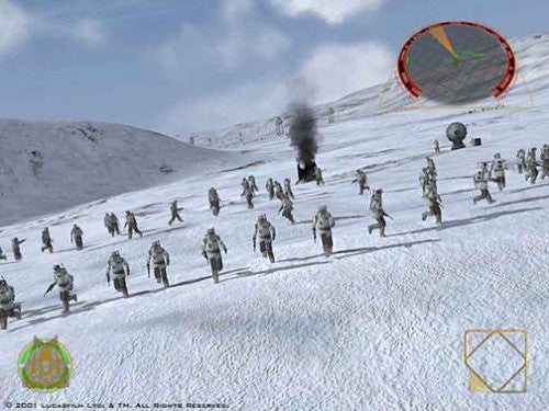 Viele Sturmtruppen rennen eine schneebedeckte Anhöhe hinauf, im Hintergrund raucht ein Wrack.