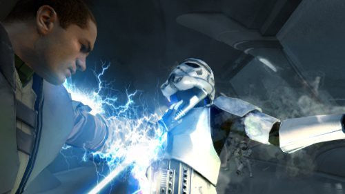 Der Protagonist Starkiller setzt die Machtblitz-Fähigkeit gegen einen Stormtrooper ein, der dabei zu Boden geht.