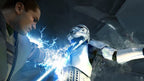 Der Protagonist Starkiller setzt die Machtblitz-Fähigkeit gegen einen Stormtrooper ein, der dabei zu Boden geht.