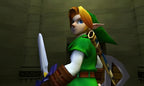 Link dreht sich in The Legend of Zelda: Ocarina of Time 3D mit Schwert und Schild um.