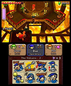 Drei Links in roter, blauer und grüner Kleidung stehen in einem Vulkanlevel von The Legend of Zelda: Tri Force Heroes.