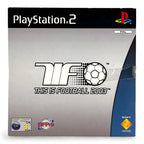 Das Cover von This is Football 2003 Demo für PS2 zeigt den Titel und einen Fußball auf grauem Grund.