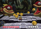 Wario steht auf einem schwarz-weißen Schachbrettmuster und wird von zwei großen, roten Fischkreaturen angegriffen.